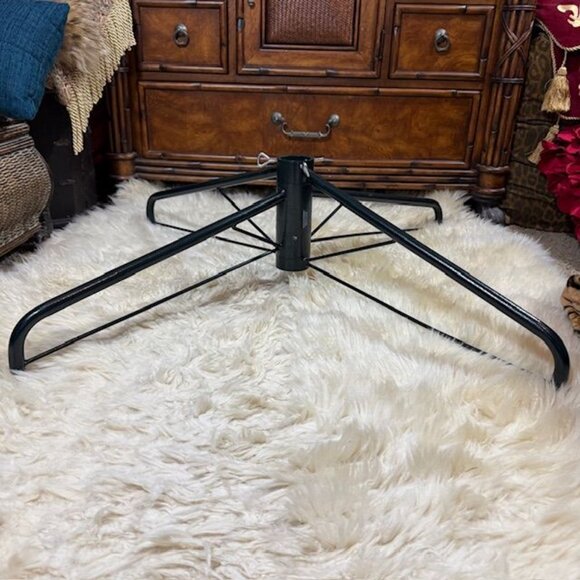 Green Metal Heavy Duty(up to 12ft Tree) No Assembly Folding Christmas Tree Stand - Picture 3 of 11